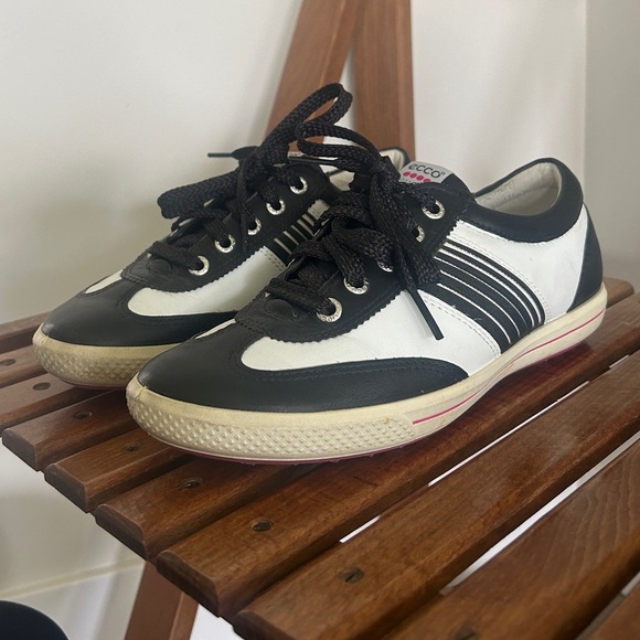 ECCO Women’s Hybrid Sneaker-Sport Shoe Size 37 (W 6.5-7) - Picture 1 of 11